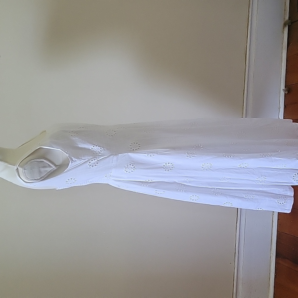 Dress - Picture 4 of 4